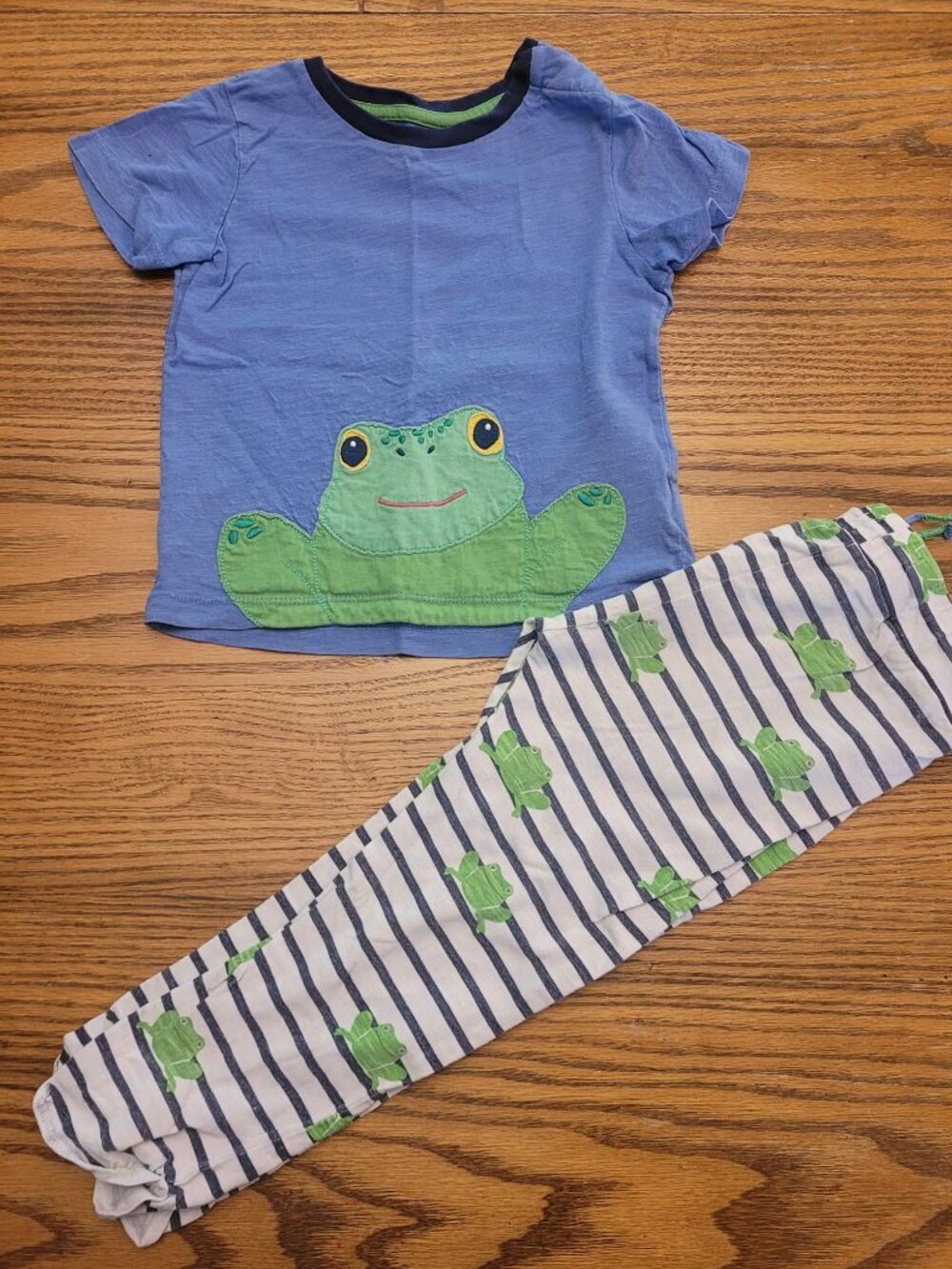 Baby Boden frog playset - t-shirt and pants. Size 2-3. Cute Boys Kids Outfit.